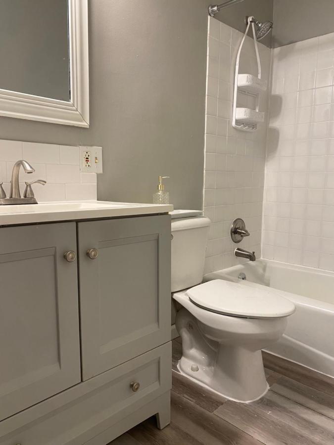 Cozy, 1St Floor Apartment 2Bdrms Plus Semi Private Room With Futon Pets With Fee Family Friendly Close To Everything Κλίβελαντ Εξωτερικό φωτογραφία