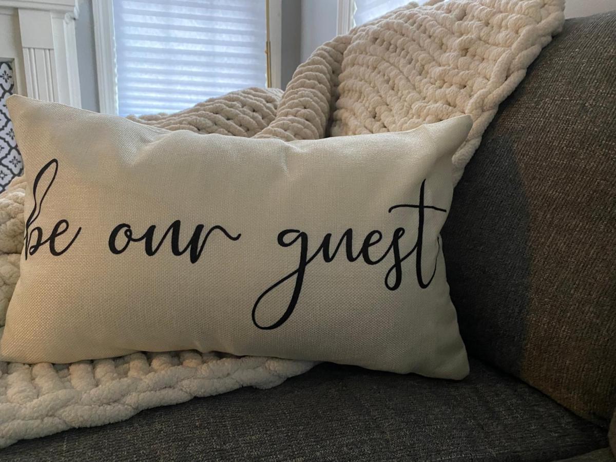 Cozy, 1St Floor Apartment 2Bdrms Plus Semi Private Room With Futon Pets With Fee Family Friendly Close To Everything Κλίβελαντ Εξωτερικό φωτογραφία